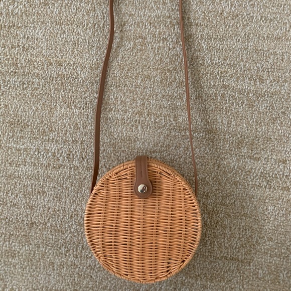 round raffia crossbody bag zara